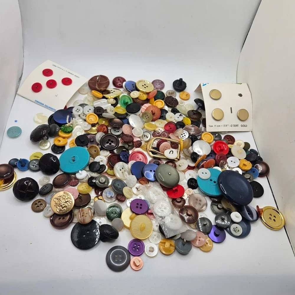 Vintage Mixed Button‎ Lot Sewing Craft Buttons Shank 4-Hole Decorative Gold Tone